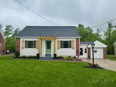 184 Sharon Rd, Glendale, OH 45246