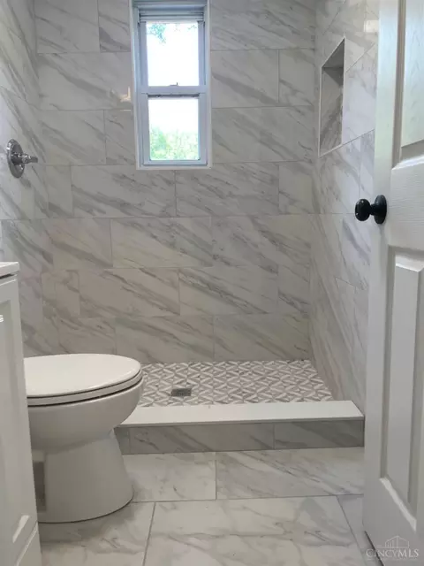 Bath - 4240 Fehr Rd, Cincinnati, OH 45238 photo 1 of 3