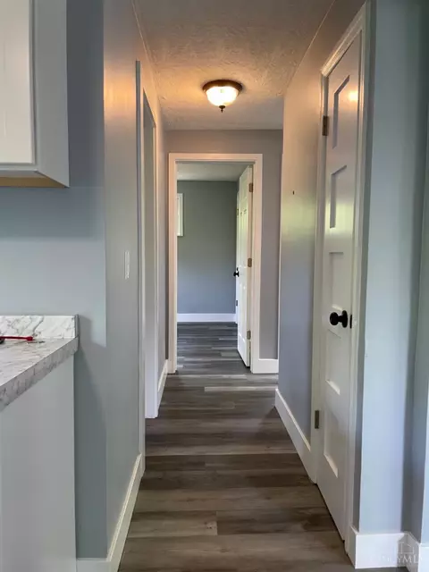 Entry Way - 4240 Fehr Rd, Cincinnati, OH 45238 photo 2 of 2