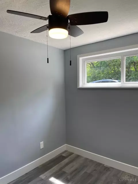 Bedroom - 4240 Fehr Rd, Cincinnati, OH 45238 photo 3 of 7