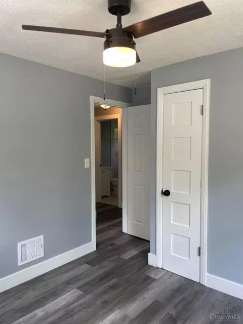 Bedroom - 4240 Fehr Rd, Cincinnati, OH 45238 photo 4 of 7
