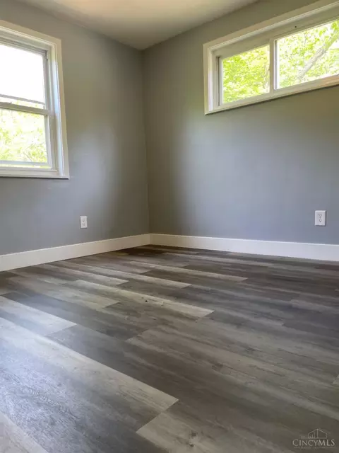 Bedroom - 4240 Fehr Rd, Cincinnati, OH 45238 photo 6 of 7