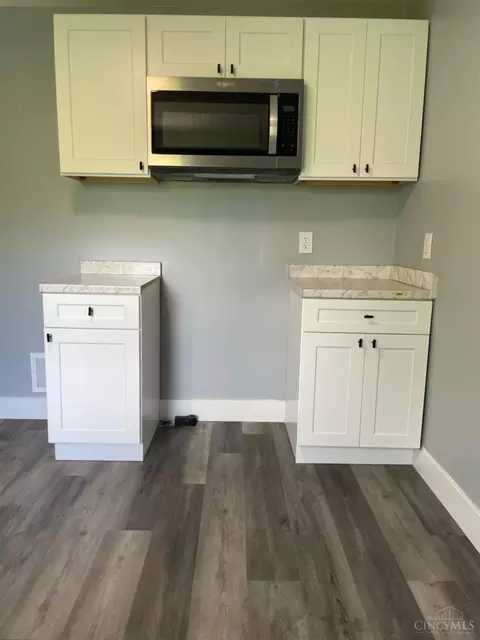 Kitchen - 4240 Fehr Rd, Cincinnati, OH 45238 photo 2 of 2