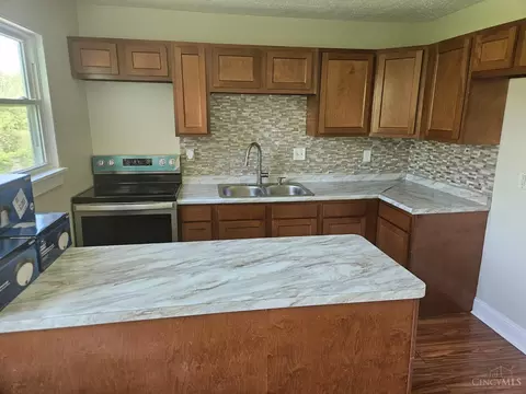 1532 Meredith Dr, Cincinnati, OH 45231 photo 5