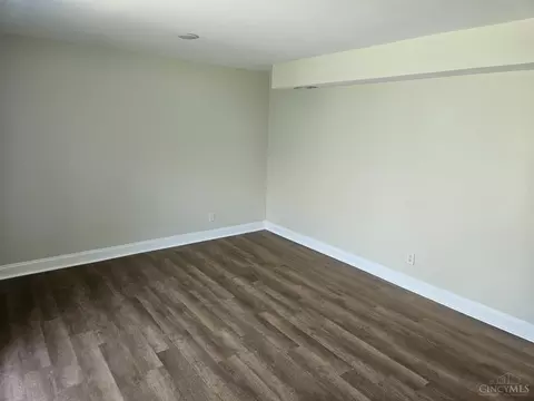 1532 Meredith Dr, Cincinnati, OH 45231 photo 7