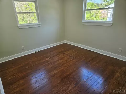 1532 Meredith Dr, Cincinnati, OH 45231 photo 4