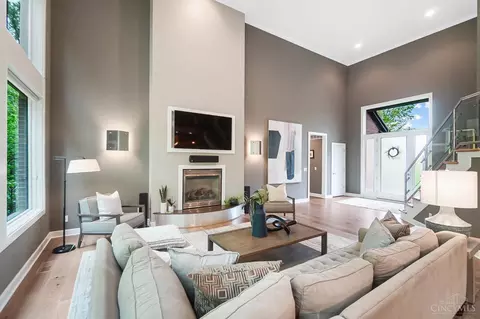 Living - 11241 Snider Rd, Cincinnati, OH 45249 photo 3 of 9