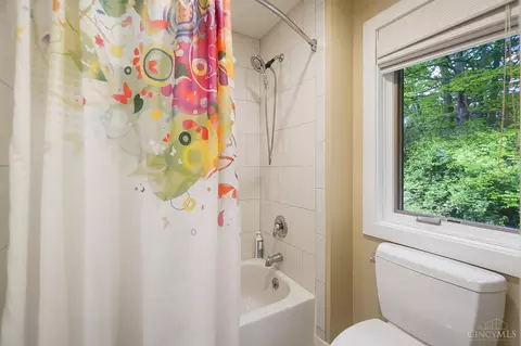 Bath - 11241 Snider Rd, Cincinnati, OH 45249 photo 11 of 14