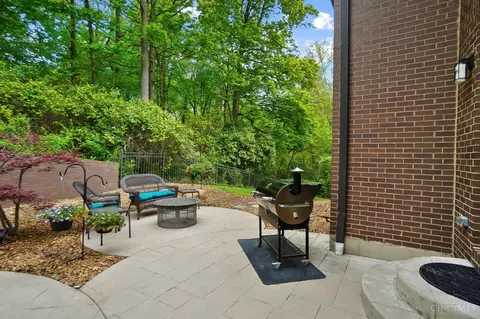 Exterior - 11241 Snider Rd, Cincinnati, OH 45249 photo 14 of 18