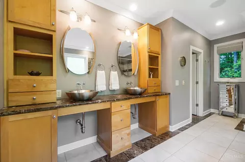 Bath - 11241 Snider Rd, Cincinnati, OH 45249 photo 4 of 14