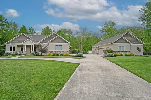 1688 Autumn Oak Dr, Batavia, OH 45103