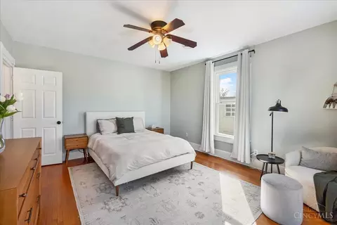 Bedroom - 3375 Everson Ave, Cincinnati, OH 45209 photo 2 of 6