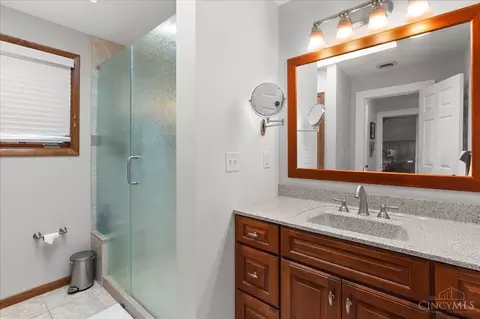 Bath - 3375 Everson Ave, Cincinnati, OH 45209 photo 5 of 9