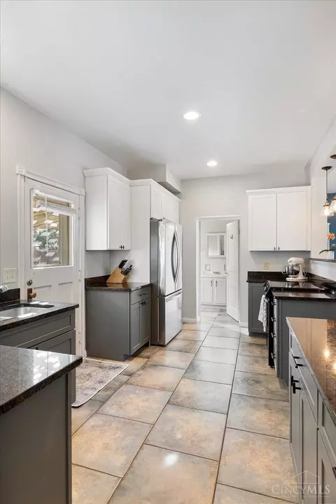 Kitchen - 3375 Everson Ave, Cincinnati, OH 45209 photo 4 of 4
