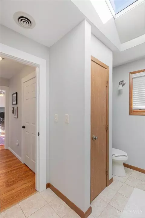 Bath - 3375 Everson Ave, Cincinnati, OH 45209 photo 3 of 9