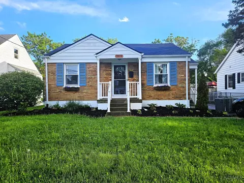 3919 St Johns Ter, Deer Park, OH 45236