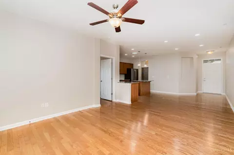 1315 Grovesedge Dr, Hamilton Township, OH 45039 photo 5