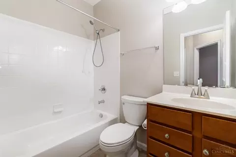 1315 Grovesedge Dr, Hamilton Township, OH 45039 photo 16