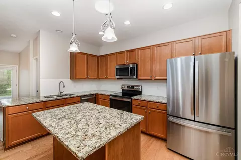 1315 Grovesedge Dr, Hamilton Township, OH 45039 photo 8
