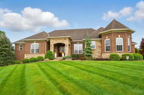 4685 Country Downs Dr, Mason, OH 45040