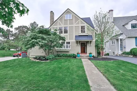 1301 Park Ridge Pl, Cincinnati, OH 45208