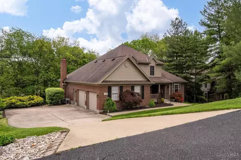 938 Martini Dr, Cincinnati, OH 45233