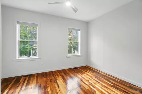 Bedroom - 1428 Main St, Cincinnati, OH 45202 photo 1 of 5