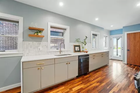 Kitchen - 1428 Main St, Cincinnati, OH 45202 photo 2 of 4