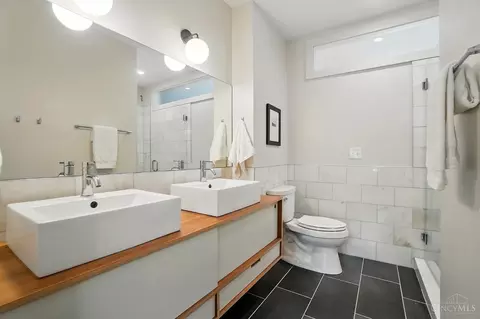 Bath - 1428 Main St, Cincinnati, OH 45202 photo 5 of 8