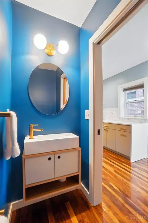 Bath - 1428 Main St, Cincinnati, OH 45202 photo 2 of 8