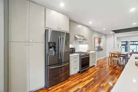 Kitchen - 1428 Main St, Cincinnati, OH 45202 photo 3 of 4