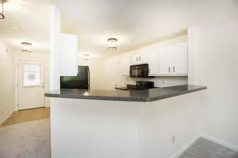 Kitchen - 1492 Shadowood Trl, Hamilton Township, OH 45039 photo 1 of 6