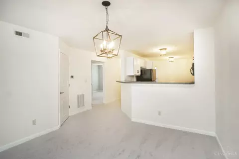 Dining - 1492 Shadowood Trl, Hamilton Township, OH 45039 photo 2 of 3