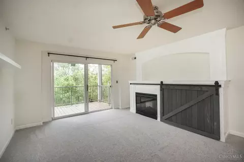 Living - 1492 Shadowood Trl, Hamilton Township, OH 45039 photo 3 of 4