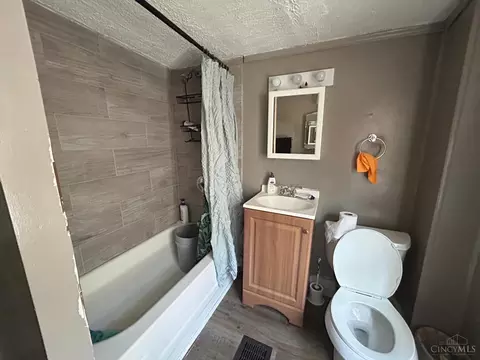1242 Quebec Rd, Cincinnati, OH 45205 photo 4