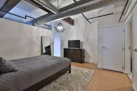 Bedroom - 512 Reading Rd, Cincinnati, OH 45202 photo 2 of 3