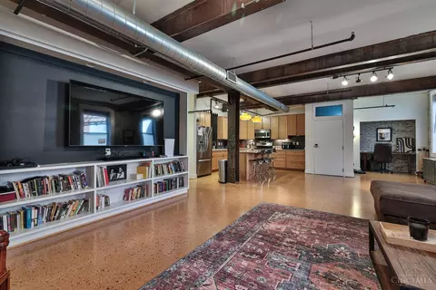 Living - 512 Reading Rd, Cincinnati, OH 45202 photo 4 of 4
