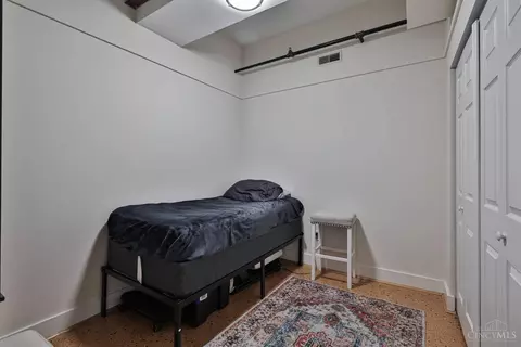 Bedroom - 512 Reading Rd, Cincinnati, OH 45202 photo 3 of 3