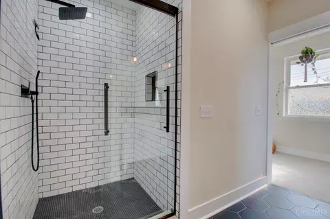 Bath - 3461 Bevis Ave, Cincinnati, OH 45207 photo 3 of 3
