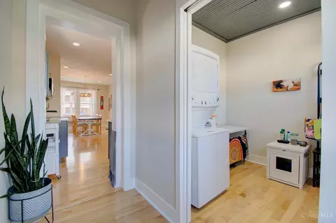 Entry Way - 3461 Bevis Ave, Cincinnati, OH 45207 photo 1 of 2
