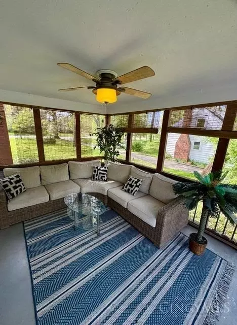 Exterior - 9714 Winton Rd, Cincinnati, OH 45231 photo 3 of 7