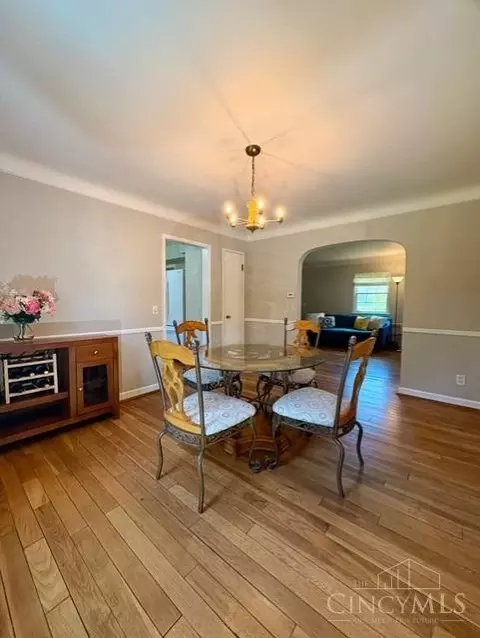 Dining - 9714 Winton Rd, Cincinnati, OH 45231 photo 2 of 2