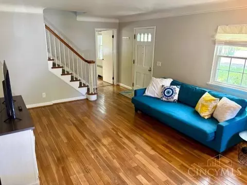Living - 9714 Winton Rd, Cincinnati, OH 45231 photo 3 of 3