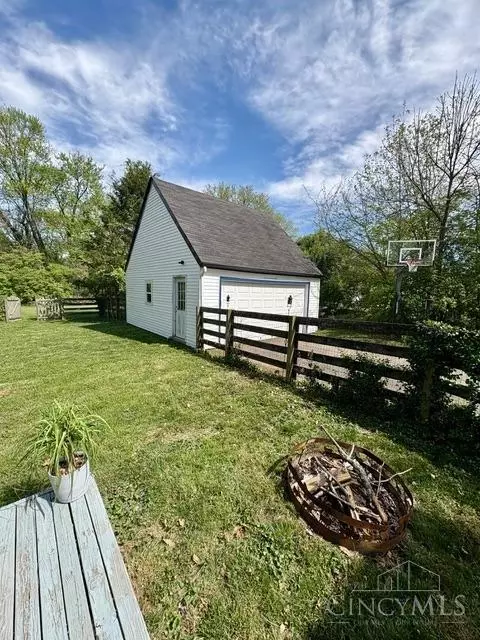 Exterior - 9714 Winton Rd, Cincinnati, OH 45231 photo 7 of 7