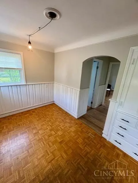 Entry Way - 9714 Winton Rd, Cincinnati, OH 45231 photo 2 of 2