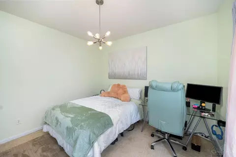 Bedroom - 5986 Wanderling Ln, Cincinnati, OH 45237 photo 3 of 4