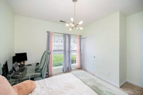 Bedroom - 5986 Wanderling Ln, Cincinnati, OH 45237 photo 4 of 4