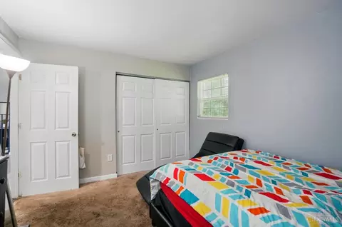 Bedroom - 2489 Schon Dr, Cincinnati, OH 45231 photo 2 of 3