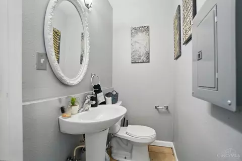 Bath - 2489 Schon Dr, Cincinnati, OH 45231 photo 2 of 2