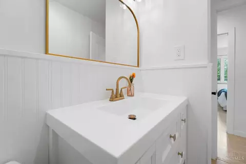 Bath - 8203 Forest Rd, Cincinnati, OH 45255 photo 7 of 8
